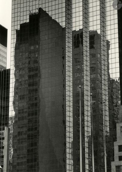 null Andreas Feininger (1906-1999)
New York, c. 1970-1980. 
Building reflection....