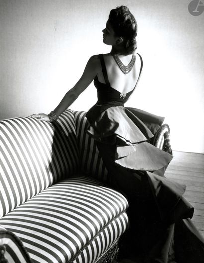 null Genia Rubin (1906-2001) 
Mode, 1939. 
Balenciaga. Coiffure. Chapeaux. 
Quatre...