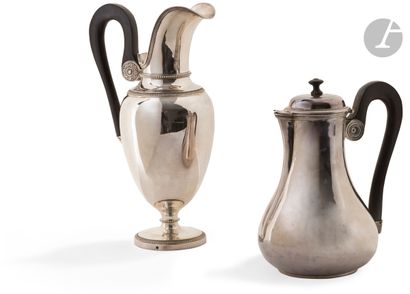 null PARIS 1809 - 1818
Grand pot à crème en argent uni. Le piédouche est repoussé...