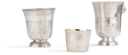 null PARIS 1756 - 1757
Silver tulip tumbler resting on a pedestal embossed with oves...