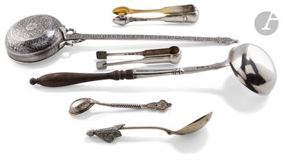 null 
MOSCOW 1869



Silver sugar tongs. 



Engraved with the initials "В О" under...