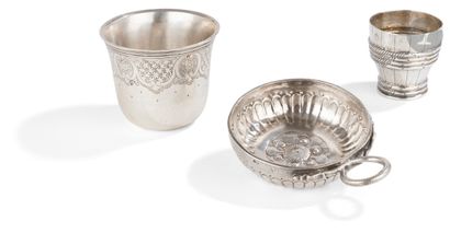 null MANTES 1756 - 1774
Silver wine cup decorated with gadroons and dots around a...