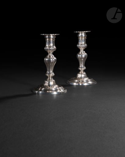 null PARIS 1784 - 1785
Pair of silver travel candlesticks with unscrewable shaft....