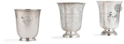 null PROVINCE 1809 - 1819 AND PARIS 1789
Silver tulip kettle resting on a pedestal...