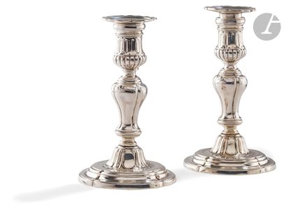 null PARIS 1784 - 1785
Pair of silver travel candlesticks with unscrewable shaft....