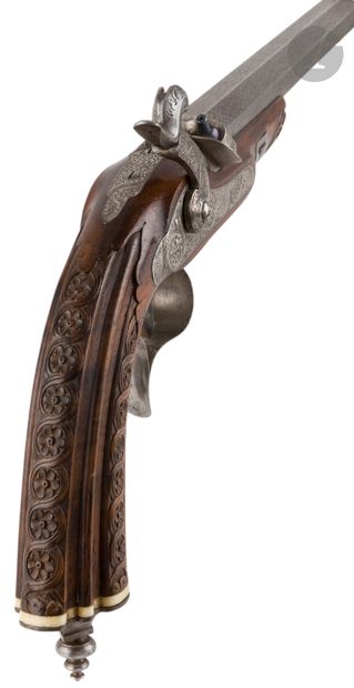 null Necessary case of pistols in rosewood veneer, with retractable handle and brass...