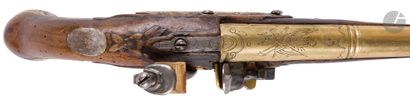 null Flintlock pistol of naval officer. 

Round bronze barrel slightly blundered...
