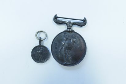 GRANDE-BRETAGNE 
MEDAILLE DE CRIMEE 
Médaille de Crimée par Wyon. En argent. 
Diamètre...