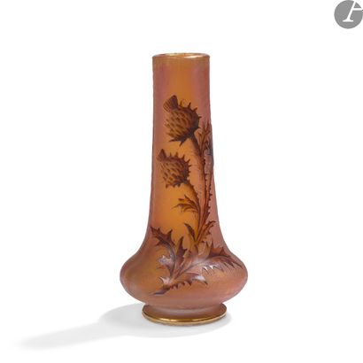 null DAUM NANCYThistlesVase

truncated cone on swollen base. Glass proof with acid-etched...