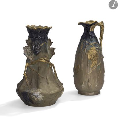 null ERNST WAHLISS (1836-1900) – VIENNA - 2 ŒUVRES
- Un vase au décor en relief et...