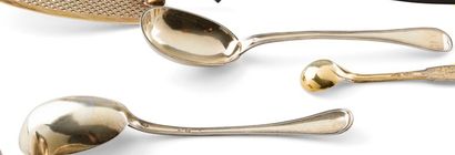 null PARIS 1834 - 1838Pair of
compote spoons in vermeil, model filet drop of water....