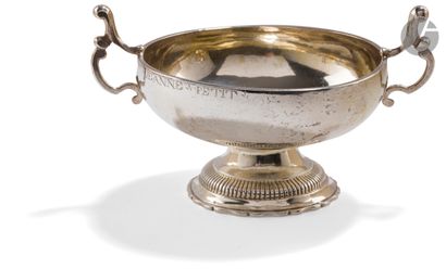 null TOURNUS LAST QUARTER OF THE 18th
CENTURYSilver wedding
cup
engraved under the...