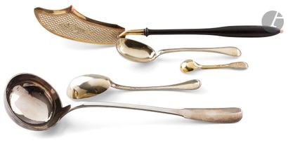 null PARIS 1834 - 1838Pair of
compote spoons in vermeil, model filet drop of water....