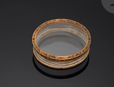 PARIS 1789 - 1792
Boîte ovale en cristal...