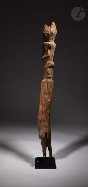 null Botchio sculpture adorned with a female figure carved in the extension of the...