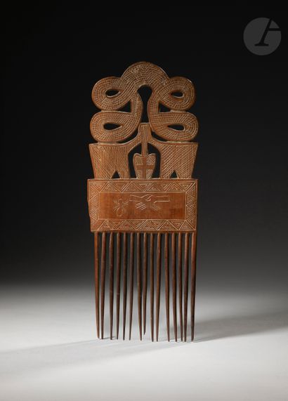 null Large comb with engraved decorations (notably a proverb) and openwork.

Ashanti,...