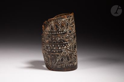 null Superb and ancient polychrome warrior's armband with finely engraved decorations...