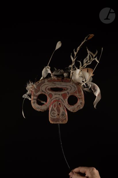 null Old polychrome dance ornament for a headdress. 

Complete with its fork made...