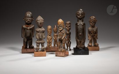 null A beautiful set of eight Bateba statuettes

Lobi, Burkina Faso

Wood, very nice...