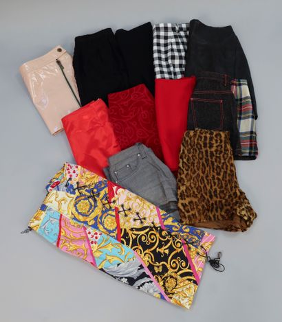 null Lot de 12 jupes et shorts dont 6 Versace, 3 Dolce & Gabbana, 1 en velours brodé...