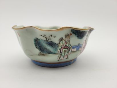 null Small bowl on heel, China, late 19th - early 20th century 
In porcelain and...