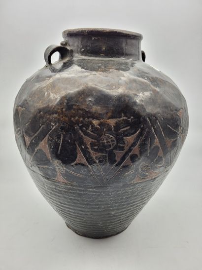 null Brown glazed stoneware jar in the style of the Cizhou kilns, China, 20th centuryHeight
:...