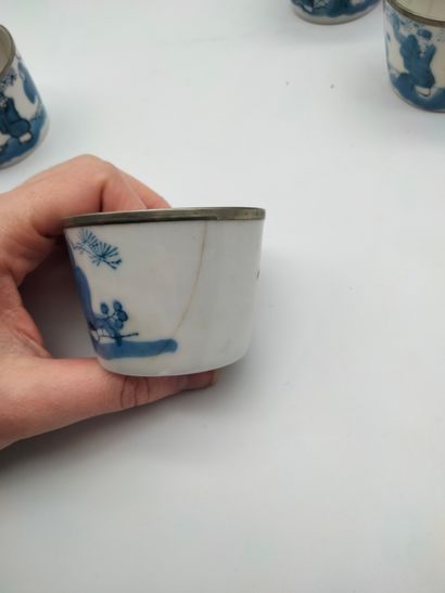 null Ensemble de quinze pièces en porcelaine, Chine, XIXe et XXe siècle
Dont : 
-...