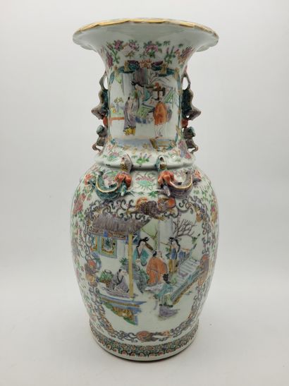 null Porcelain baluster vase, China, Canton, 19th centuryA
polychrome decoration...