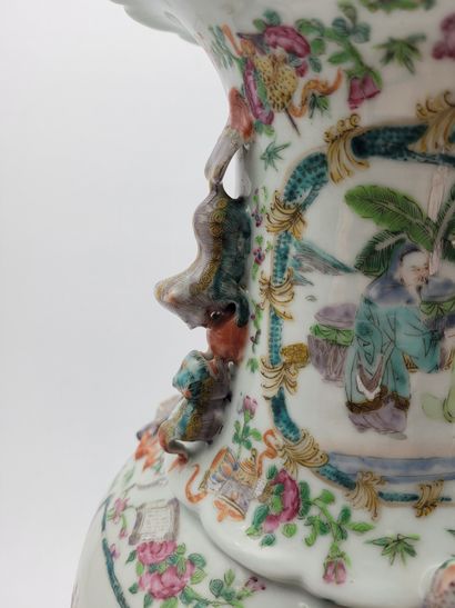 null Porcelain baluster vase, China, Canton, 19th centuryA
polychrome decoration...