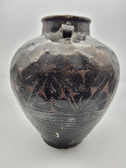 null Brown glazed stoneware jar in the style of the Cizhou kilns, China, 20th centuryHeight
:...