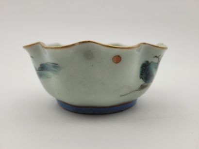 null Small bowl on heel, China, late 19th - early 20th century 
In porcelain and...