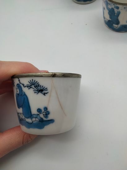 null Ensemble de quinze pièces en porcelaine, Chine, XIXe et XXe siècle
Dont : 
-...