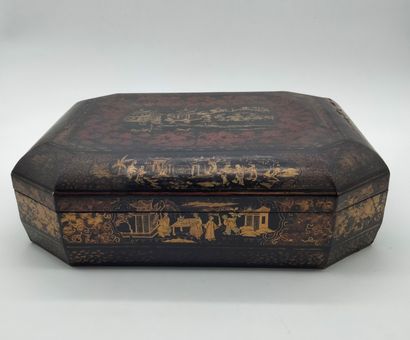 null 
Boîte à jeux en bois laqué, Chine, Canton pour l'exportation, XIXe siècle

De...