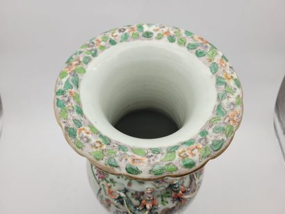 null Porcelain baluster vase, China, Canton, 19th centuryA
polychrome decoration...