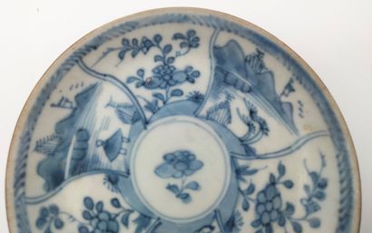  3 porcelain plates with blue and white decoration, China, Compagnie des Indes, 18th...