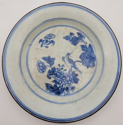 Ensemble en porcelaine bleu blanc, Chine et Chine pour le Vietnam, XIXe siècle Dont...