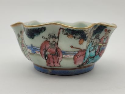 Small bowl on heel, China, late 19th - early...