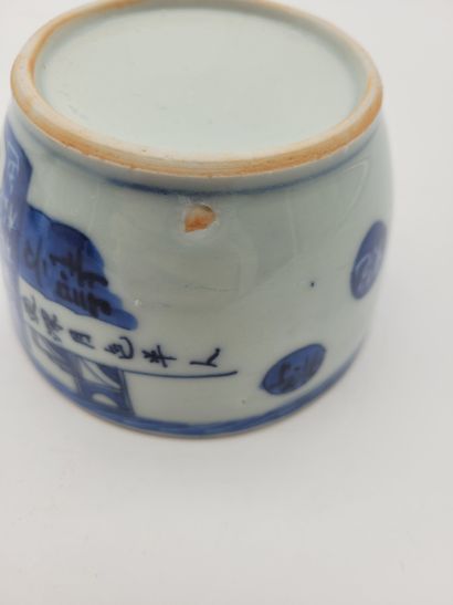 null Ensemble en porcelaine à décor bleu blanc, Chine, XIXe - XXe siècle
Dont : 
-...