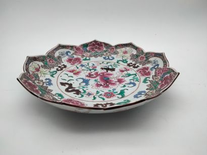 null 2 assiettes en porcelaine, Chine, Compagnie des Indes, XVIIIe siècle
Dont :
-...