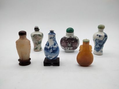 null Six tabatières (snuff-bottle), Chine, XIXe - XXe siècle
Dont :
- 1 à panse aplatie...