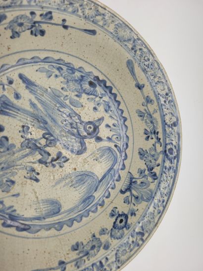 null Round blue-white porcelain dish, China, Swatow (Zhangzhou) kilns, Wanli period...