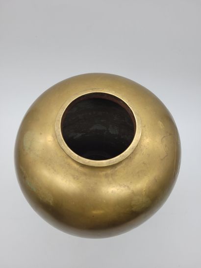 null Vase en bronze à décor de carpes aux yeux laqués, Japon, époque Meiji (1868...