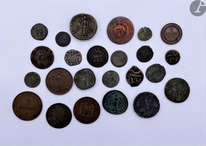 Lot of 15 French and foreign bronze coins,...
