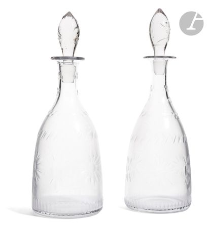 null Lot of six decanters including : 
- Four carafes with flat bottom and their...