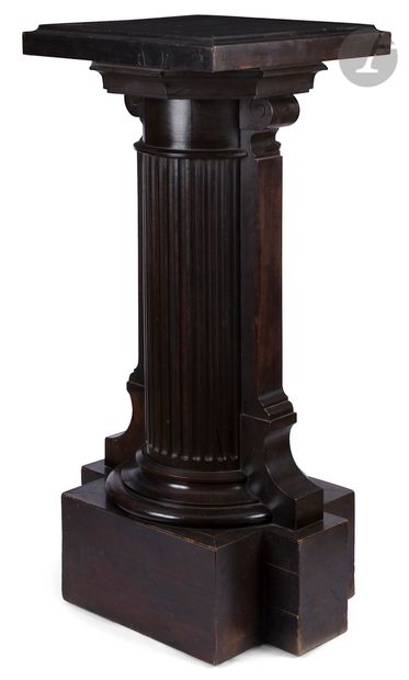 null Column with a blackened wood tray with flutes and console, resting on a quadrangular...