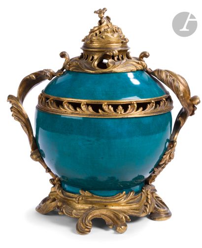 Vase pot-pourri en grès émaillé turquoise...