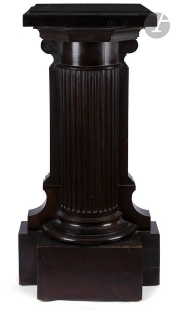 null Column with a blackened wood tray with flutes and console, resting on a quadrangular...
