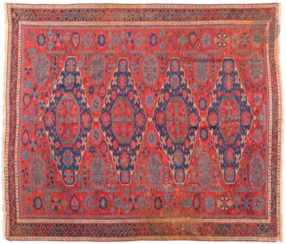 Shummak Important tapis à décor de quatre...
