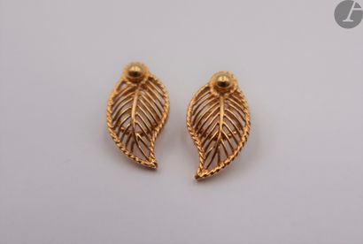 null Paire de clips d'oreille en or (18K). Poids: 4 g