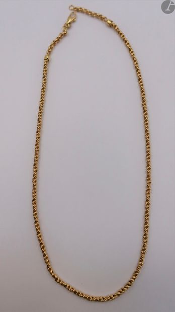 null Collier torsadé en or (18K). Poids : 13 g